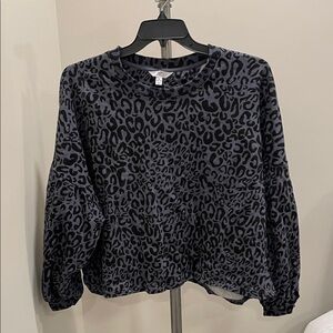 Time and Tru Women's Leopard Print Sweatshirt - Black and Gray